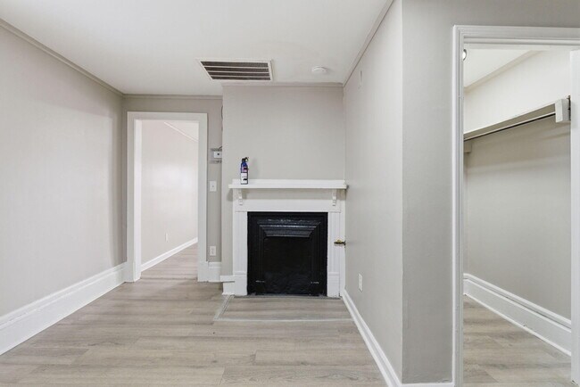 Foto del edificio - 308 E 7th St