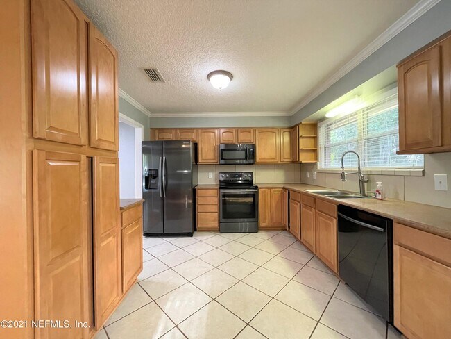 Foto del edificio - 4425 Bluff Ave