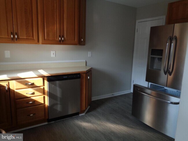 Foto del edificio - 104 Transverse Ave