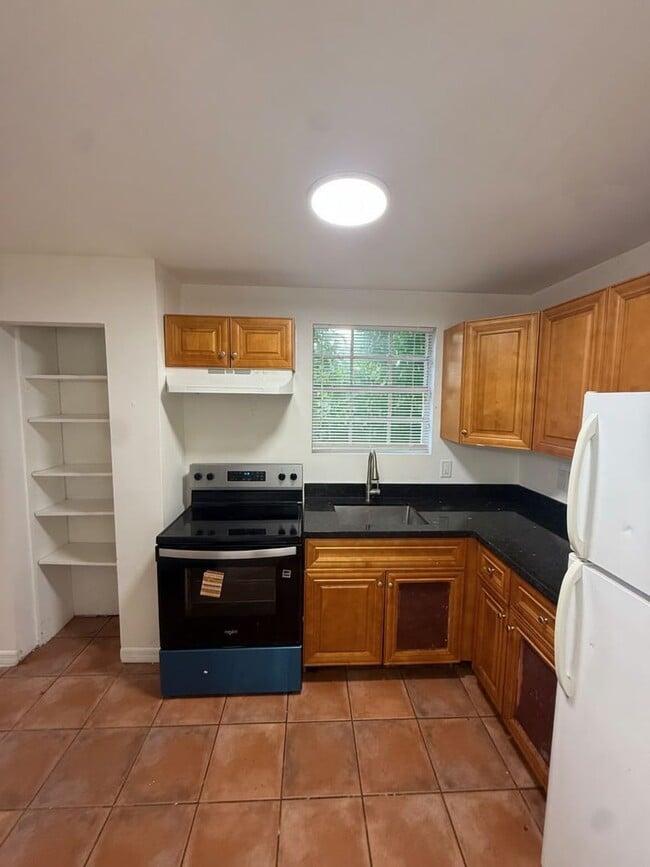 Photo - ER Management LLC - 715 NW 116th Ter Apartment