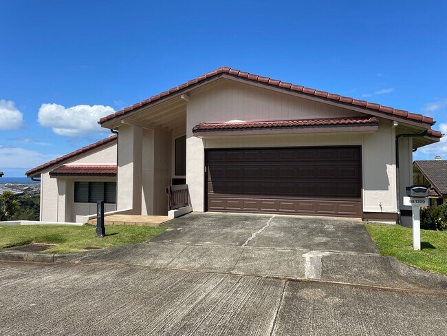 Foto del edificio - Sparkling, Mountaintop House in Gated Community w/Ocean View