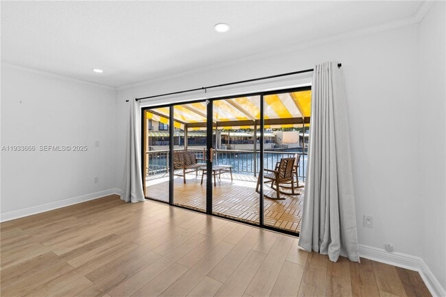 Foto del edificio - 15518 Braemar Ct