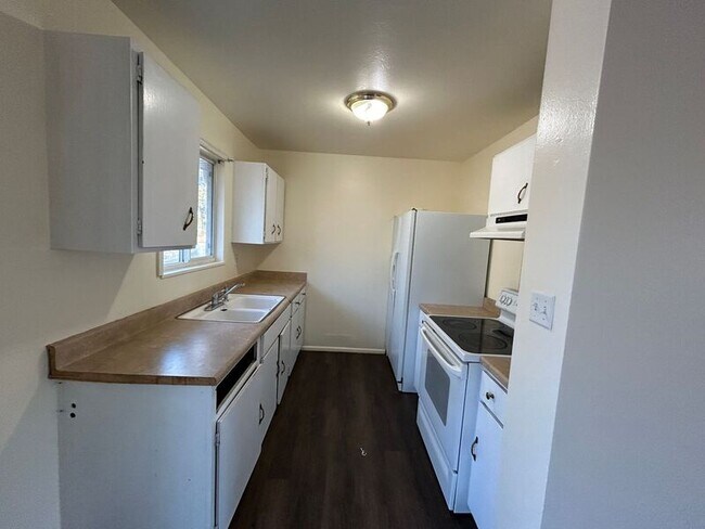 Building Photo - 1456 Bonita Dr