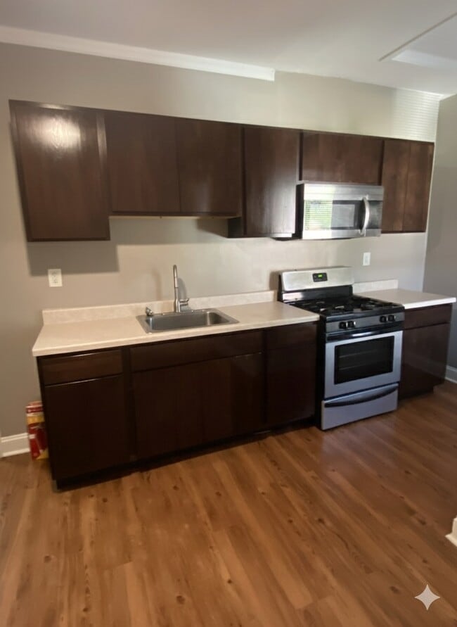 Foto del edificio - 7312 S Emerald Ave