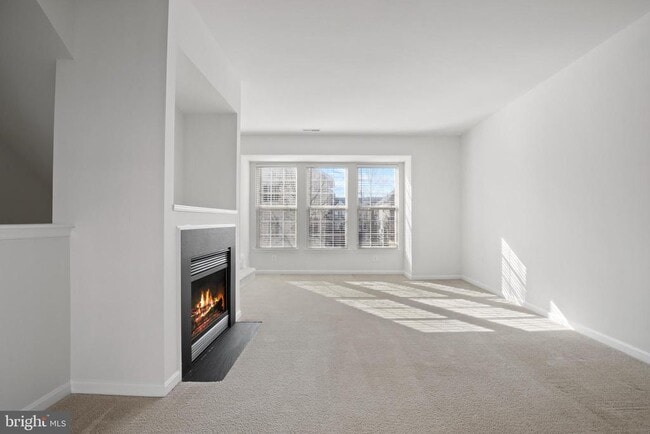 Building Photo - 22941 Fontwell Square