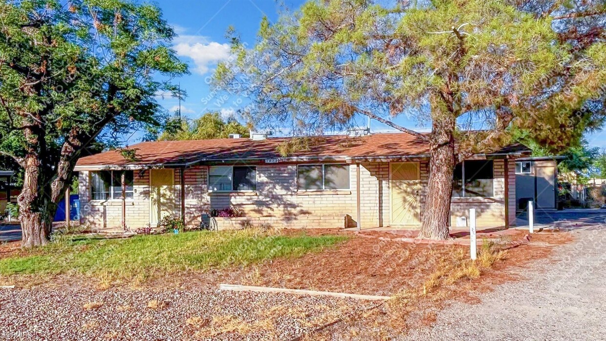 Primary Photo - 2 br, 1 bath Duplex - 1970 W Amy Pl 1 1