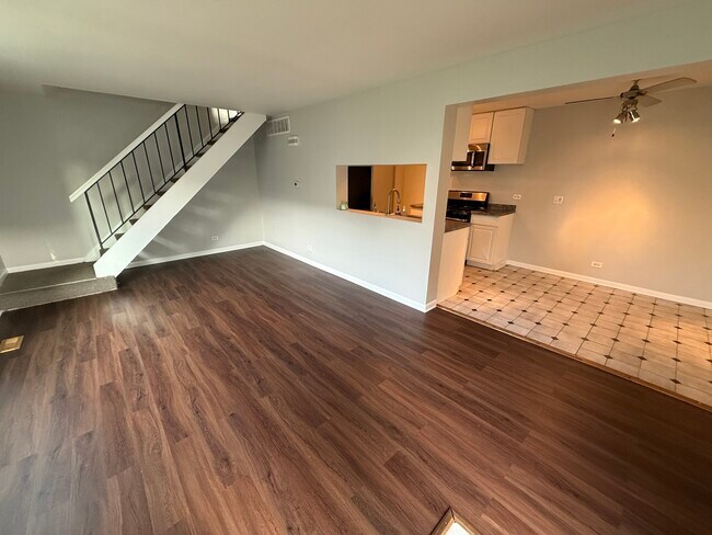 Foto del edificio - 362 Farmington Ln