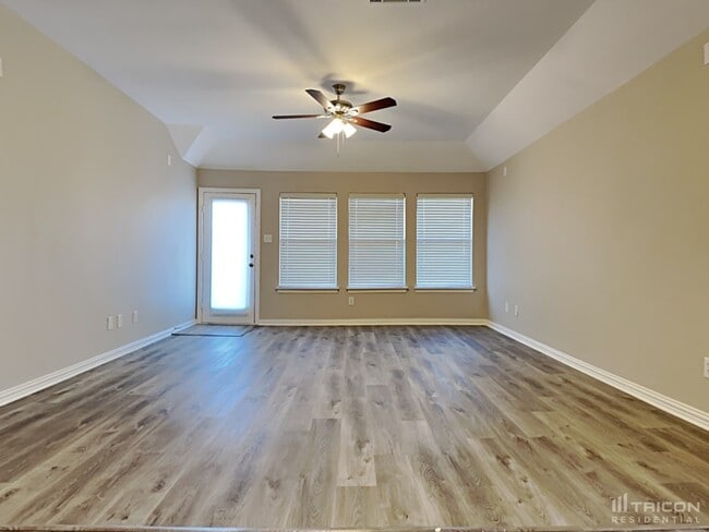 Foto del edificio - 2413 Castle Creek Dr