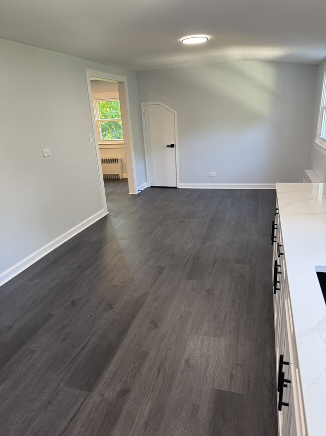 Building Photo - 58 Hillandale Ave