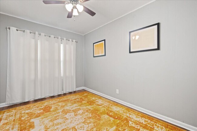 Foto del edificio - 1306 E 53rd St