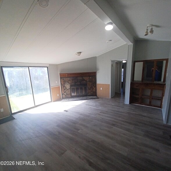 Foto del edificio - 10262 Roadway Dr