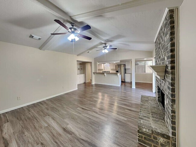 Foto del edificio - 2239 Middle Creek Dr