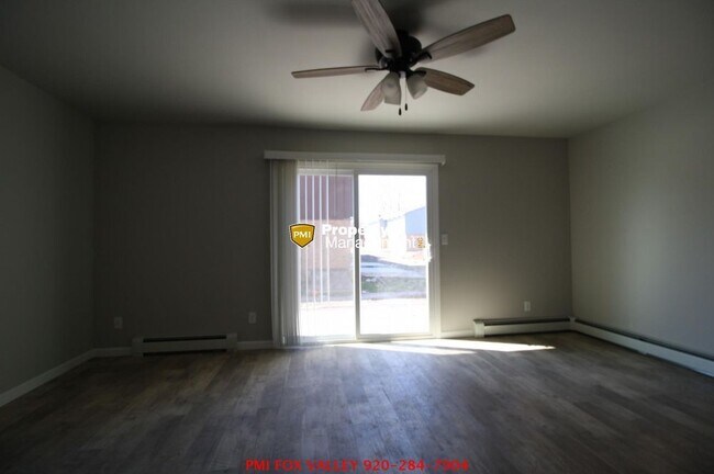 Building Photo - 3 Bedroom Townhouse