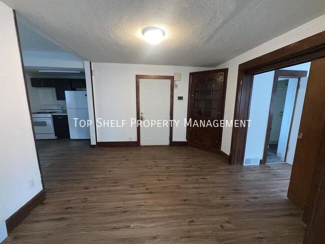 Building Photo - 621 Oak Park Ave