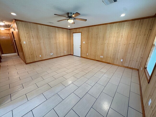 Foto del edificio - 633 N Simmons St