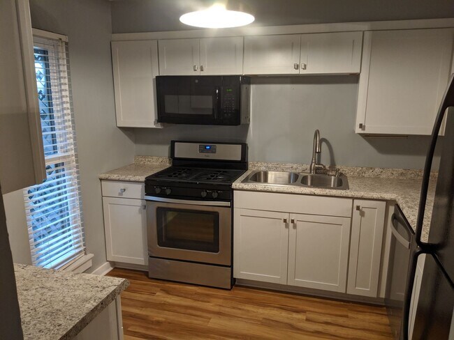 Foto del edificio - Two bedroom condo