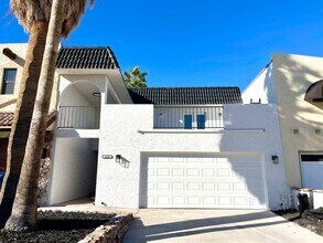 Building Photo - 2689 Country Club Dr