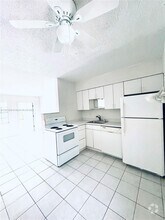 Building Photo - 400 SE 31st St