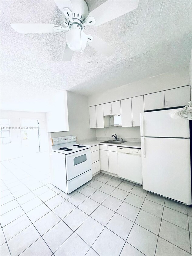 Foto principal - 400 SE 31st St