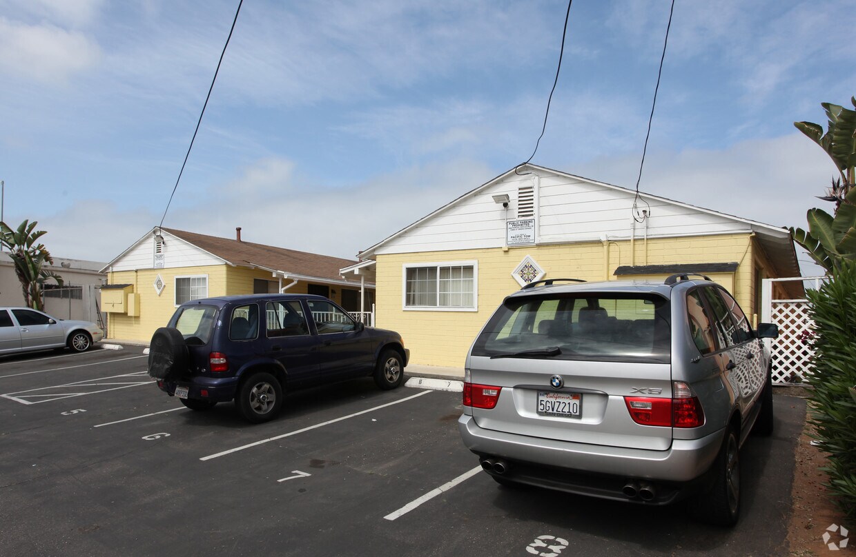 Building Photo - 656-674 11th St