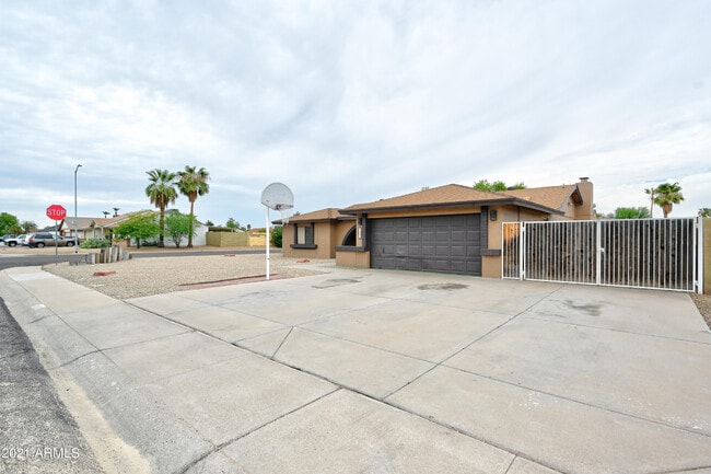 Foto del edificio - 7301 W Canterbury Dr