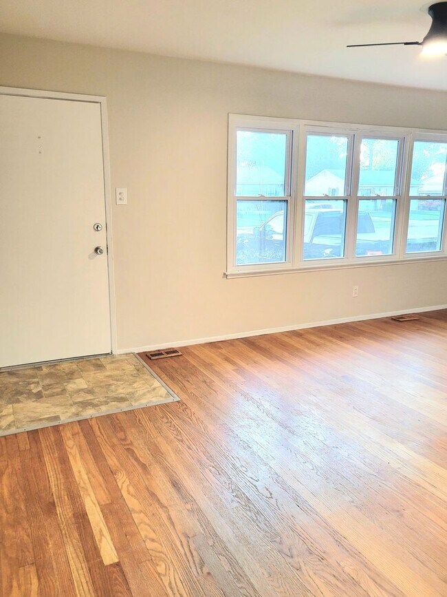 Foto del edificio - 3120 Aubrey Ave