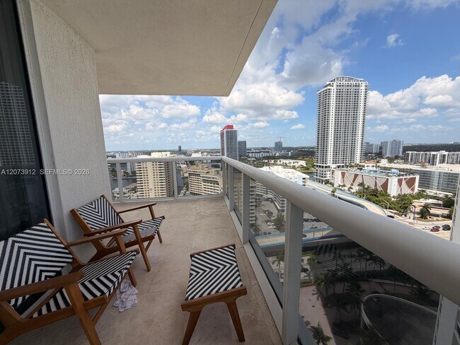 Building Photo - 1830 S Ocean Dr