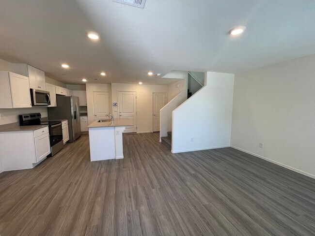 Foto del edificio - Beautiful Townhome In Henderson
