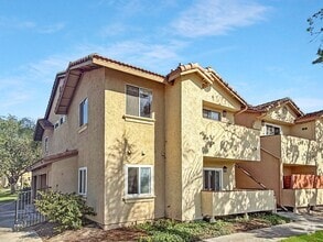 Building Photo - 206 Woodland Pkwy