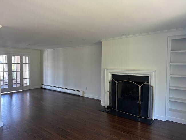 Building Photo - 446 Dudley Rd