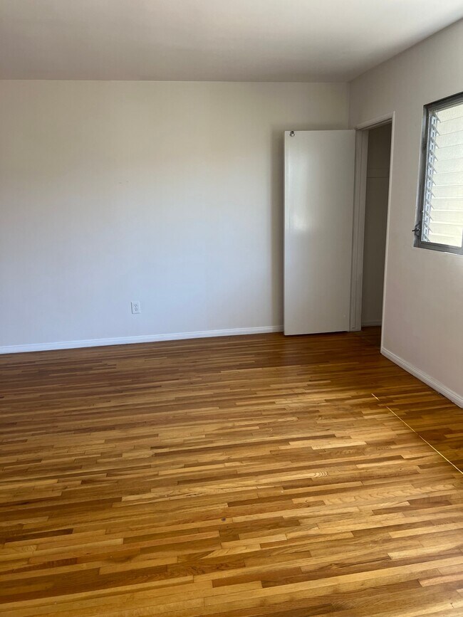 Foto del edificio - 3426 Mentone Ave