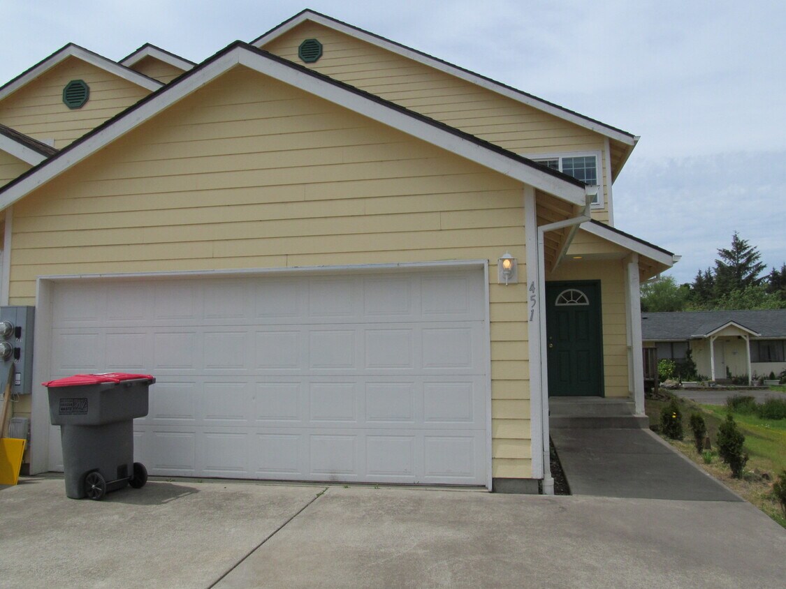 Citadel Apartments Apartment for Rent in Warrenton, OR