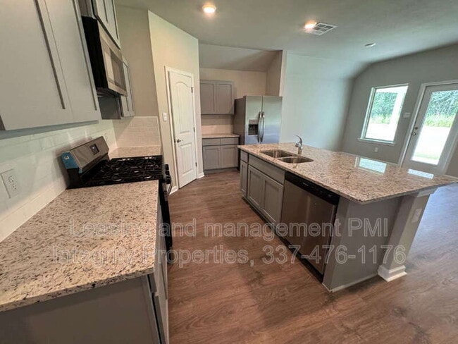Building Photo - 229 Sidney Oaks Dr