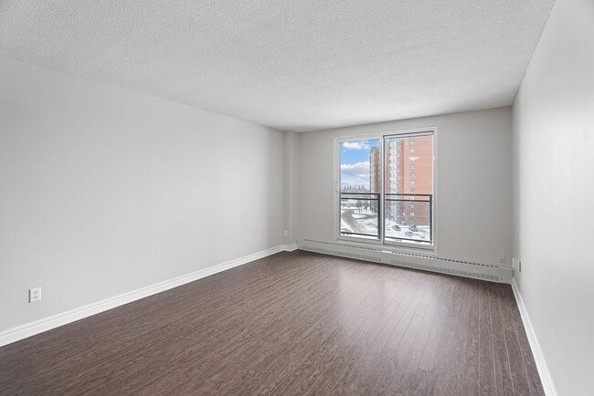 Interior Photo - Avalon Park