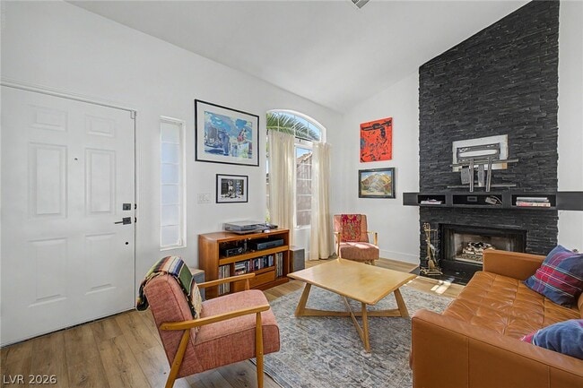Building Photo - 679 Scenic Tierra Ln