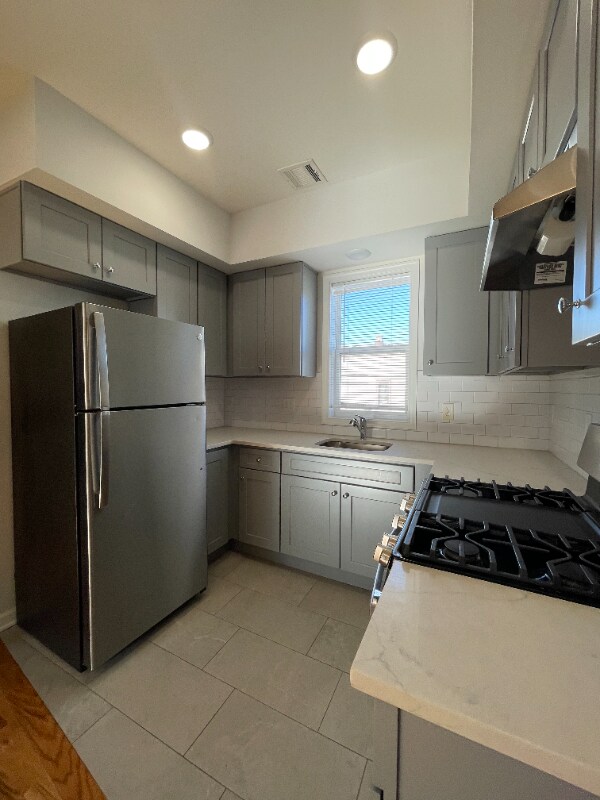 Foto del edificio - 558-562-562 Court St