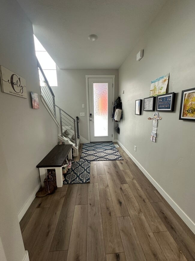 fron entry - 6841 Woods Rose Dr