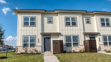 Building Photo - 1618 Lummus Dr