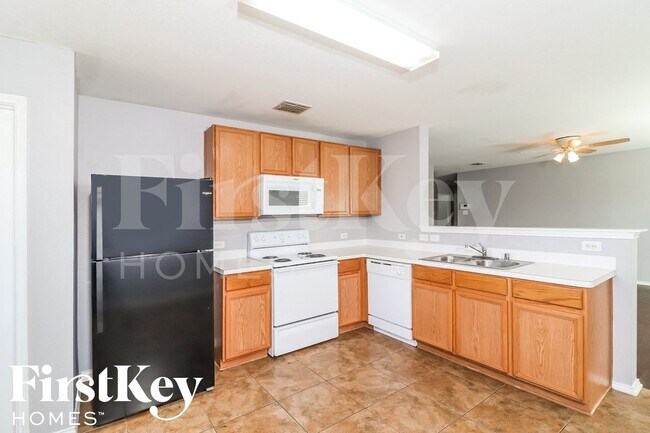 Foto del edificio - 1116 Junegrass Ln