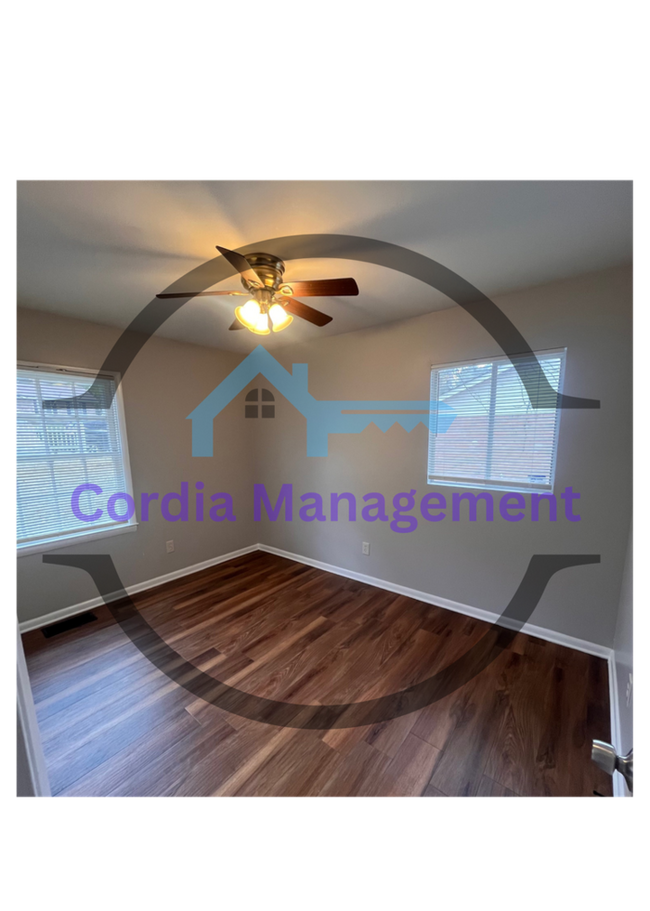 Foto del edificio - MOVE IN SPECIAL - HALF OFF 1ST AND 2ND MONTHS RENT - 3 bedroom Great All electric home in Riverdale!