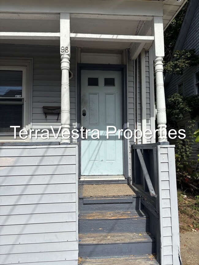 Building Photo - 98 Thompson St