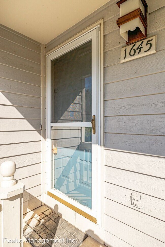 Building Photo - 3 br, 2.5 bath House - 1645 Oak Spring Way
