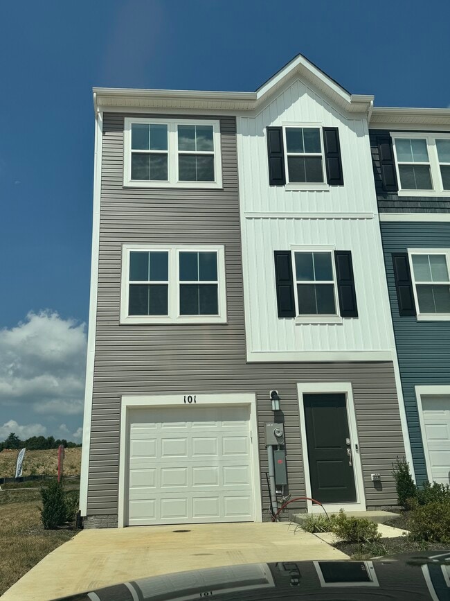 Building Photo - 101 Milburn Dr