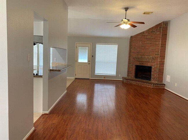 Foto del edificio - 3111 Lazy Brook Dr