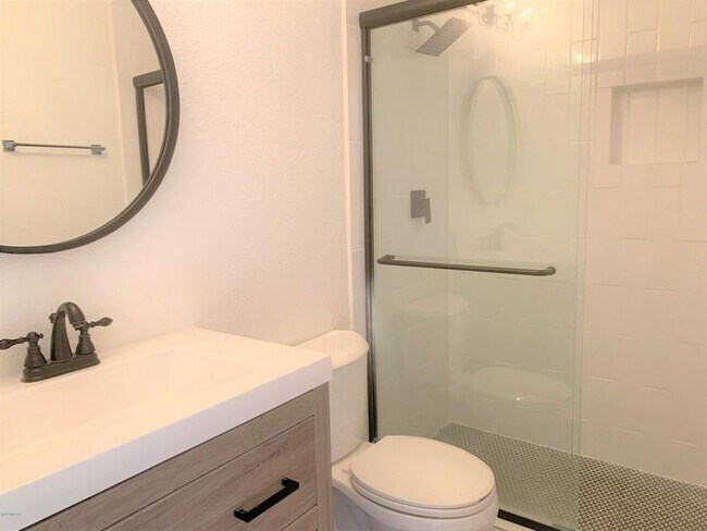 Foto del edificio - 3552 N Riverhaven Dr