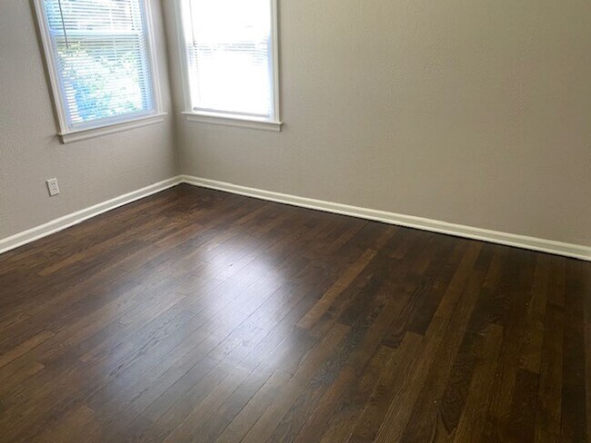Foto del edificio - 8839 Maiden Ln