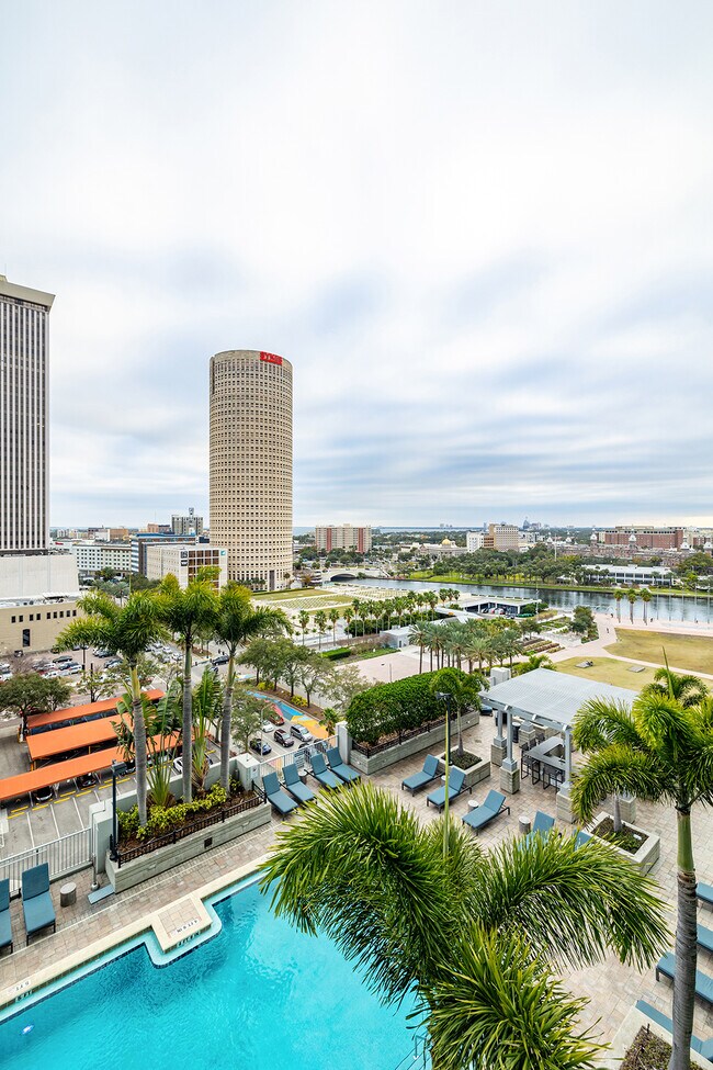 Foto del edificio - 777 N Ashley Dr