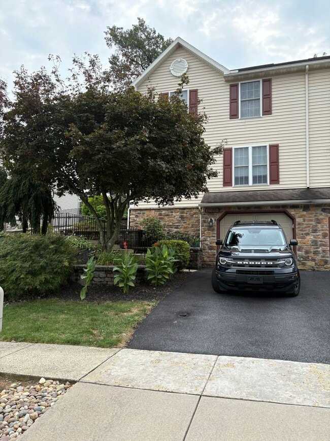 Photo - 1510 Huron Dr House