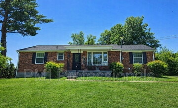 Building Photo - 218 Walcott Dr