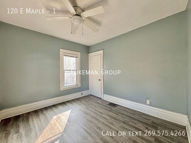 Foto del edificio - 120 E Maple-1